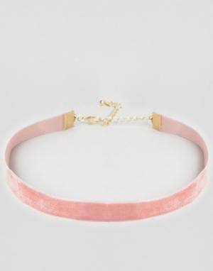 Розовое бархатное ожерелье-чокер DesignB London. Цвет: розовый