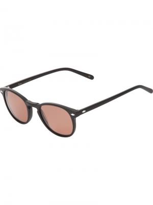 Матовые солнечные очки Lesca. Цвет: чёрный