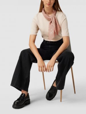 Модель шерстяного шарфа БАНДАНА , пыльно-розовый Weekend Max Mara