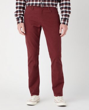 Мужские брюки с пятью карманами классического кроя коричневого цвета , коричневый Wrangler. Цвет: коричневый