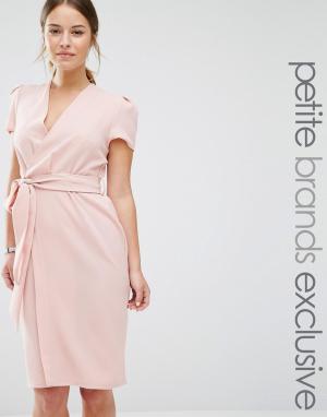 Платье с запахом и поясом Alter Petite. Цвет: розовый