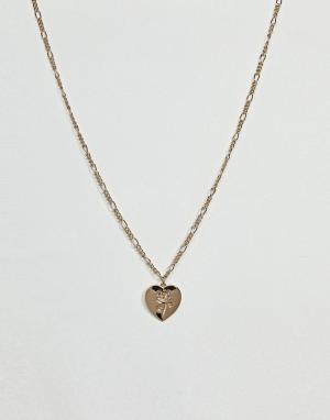 Ожерелье с вырезанной розой на подвеске в форме сердца ASOS. Цвет: золотой