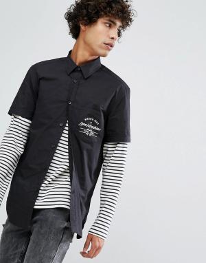 Рубашка с коротким рукавом и нагрудным карманом Love Moschino. Цвет: черный