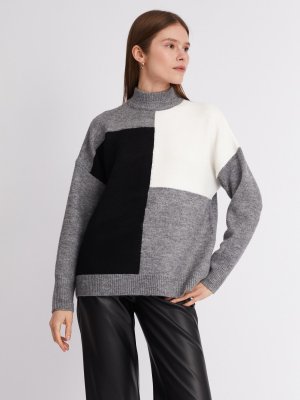 Вязаный свитер в стиле колор блок с воротником-стойкой zolla. Цвет: серый