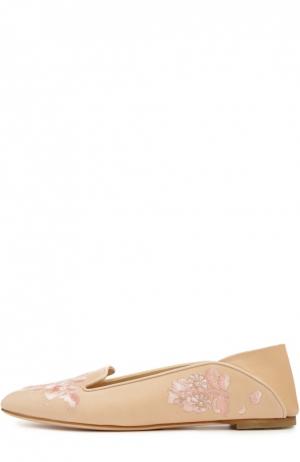 Кожаные лоферы с вышивкой Alexander McQueen. Цвет: кремовый
