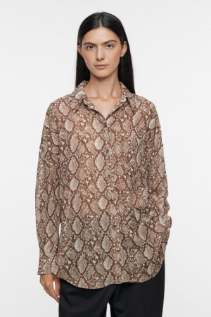 Блузка-рубашка oversize шифоновая со змеиным принтом befree. Цвет: серый