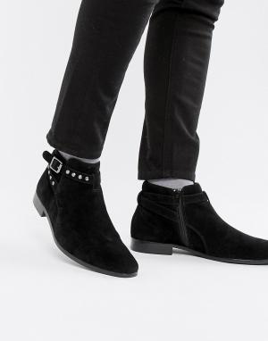 Черные ботинки челси из искусственной замши с заклепками и пряжками boohooMAN. Цвет: черный