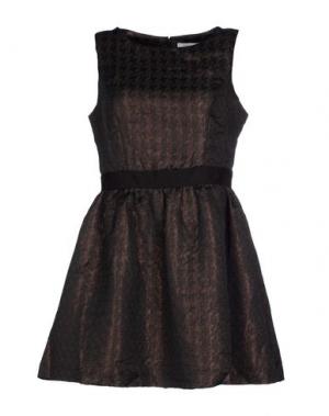 Короткое платье LUCY Paris. Цвет: темно-коричневый