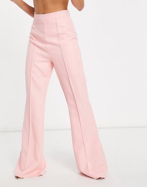 Розовые расклешенные классические брюки -Розовый цвет Club L London