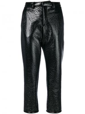 Укороченные виниловые брюки Au Jour Le. Цвет: чёрный