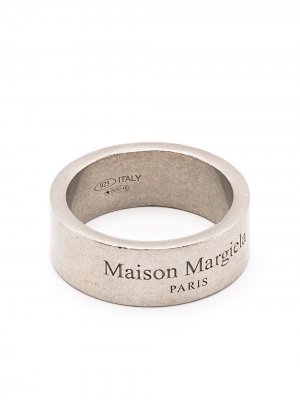 Кольцо с гравировкой и эффектом потертости Maison Margiela. Цвет: серебристый