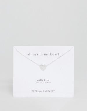 Посеребренное ожерелье с сердцем Estella Bartlett. Цвет: серебряный