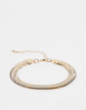 Золотистый плоский браслет-цепочка с плетением «змейка» Topshop