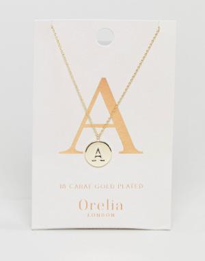Позолоченное ожерелье с инициалом А на подвеске-диске Orelia. Цвет: золотой