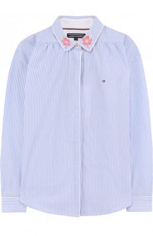 Хлопковая блуза с вышивкой на воротнике Tommy Hilfiger. Цвет: голубой