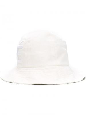 Шляпа с вышитым логотипом Études Studio. Цвет: белый