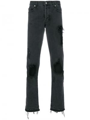 Прямые джинсы с рваными деталями Misbhv. Цвет: серый