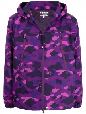 Куртка с капюшоном и камуфляжным принтом A BATHING APE®. Цвет: фиолетовый
