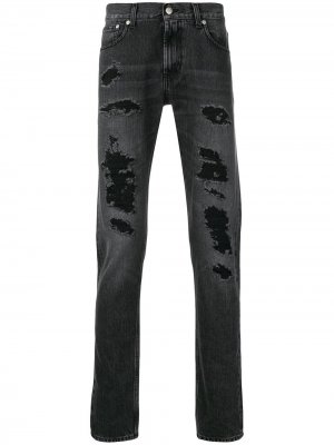 Прямые джинсы с рваными деталями Alexander McQueen. Цвет: черный