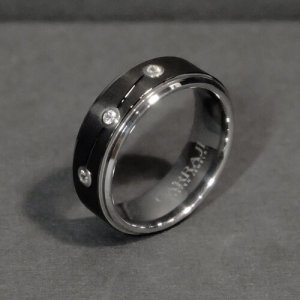 Кольцо CARRAJI, циркон, размер 21, серебряный, черный Carraji. Цвет: серебристый/черный