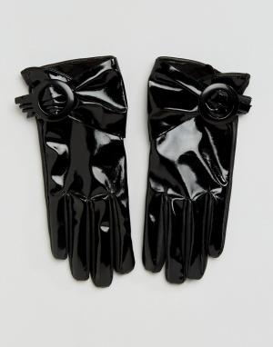 Лакированные перчатки с пряжкой для сенсорных экранов ASOS Black DESIGN. Цвет: черный