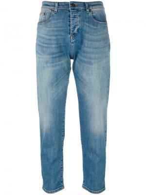 Укороченные джинсы с эффектом потертости Nº21. Цвет: синий