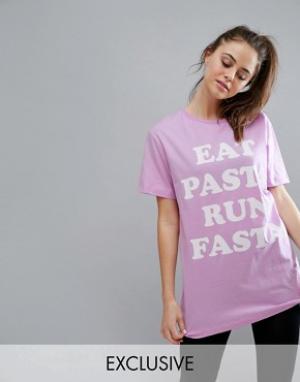 Свободная сиреневая футболка с принтом Eat Pasta Run Fasta Twerk Out. Цвет: фиолетовый