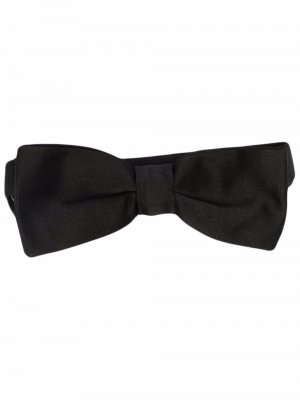Однотонный шелковый галстук-бабочка Givenchy. Цвет: черный