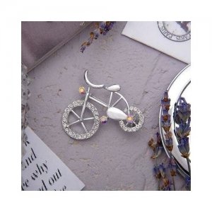 Брошь Велосипед, цвет радужный в серебре 618142 Queen Fair. Цвет: серебристый/белый