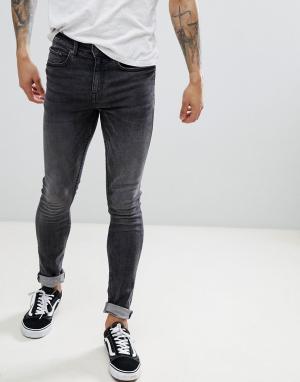 Серые джинсы скинни с эффектом кислотной стирки New Look. Цвет: черный