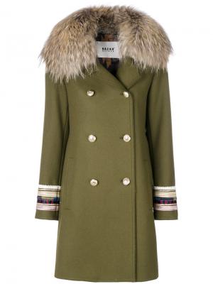 Двубортное пальто Bazar Deluxe. Цвет: зелёный