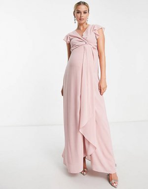 Розовое платье макси с развевающимися рукавами и рюшами Maternity Bridesmaid TFNC