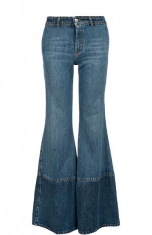 Расклешенные джинсы с контрастными брючинами и карманами Alexander McQueen. Цвет: синий