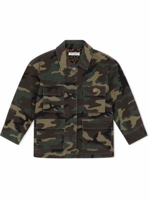 Куртка в стиле милитари с камуфляжным принтом Dolce & Gabbana Kids. Цвет: зеленый