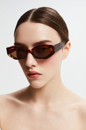 Солнцезащитные очки в оправе с принтом LOVE REPUBLIC