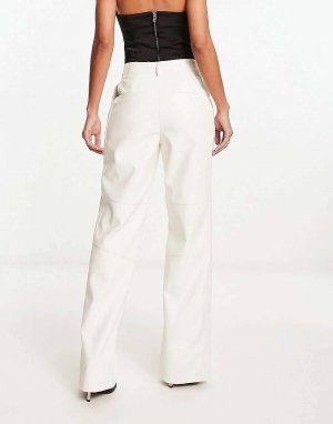 Белые брюки прямого кроя из искусственной кожи NA-KD. Цвет: белый