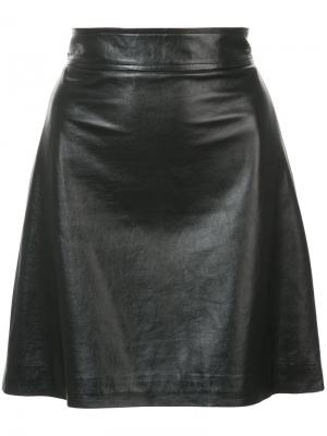 Расклешенная юбка с кожаным эффектом Theory. Цвет: чёрный