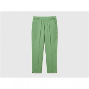 Капри , полуприлегающий силуэт, классический стиль, размер 42, зеленый UNITED COLORS OF BENETTON. Цвет: зелeный/зеленый