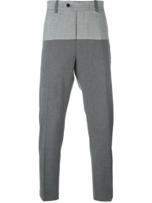 Укороченные брюки с панельным дизайном Ejxiii. Цвет: серый