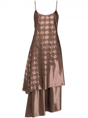 Атласное платье с узором FF Karligraphy Fendi. Цвет: коричневый