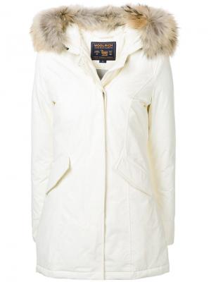 Пуховое пальто с длинными рукавами Woolrich. Цвет: белый
