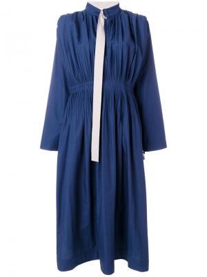 Плиссированное платье с ремешком на воротнике Cédric Charlier. Цвет: синий